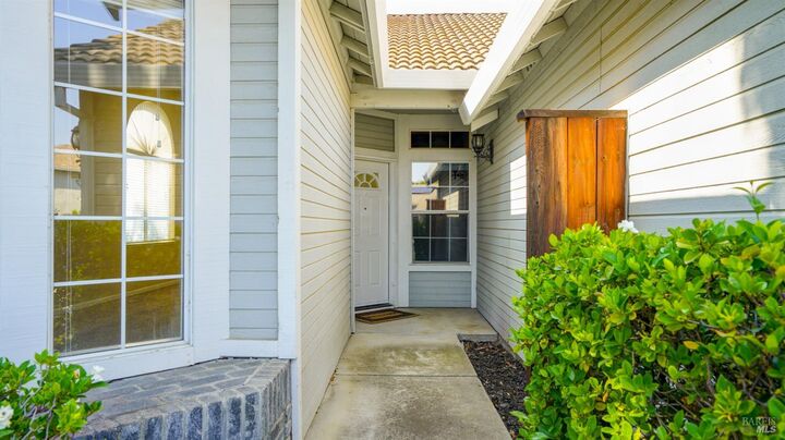 Property Photo: 318 Drydock Court CA 95688