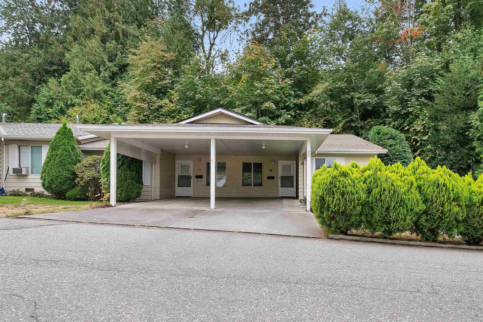 Property Photo:  3350 Elmwood Drive 20  BC V2S 6B2 
