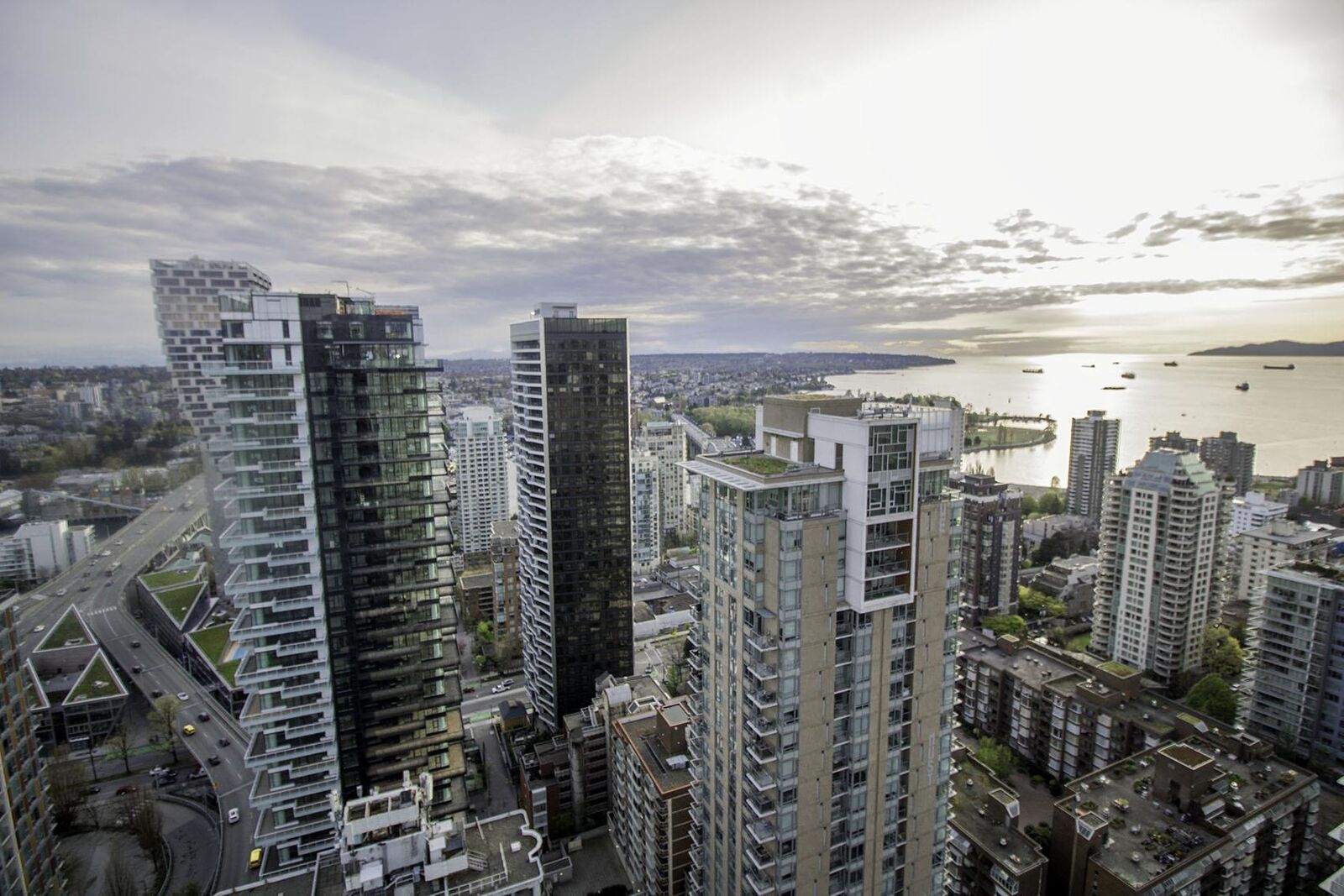 Property Photo:  1238 Howe Street 4104  BC V6Z 0E3 