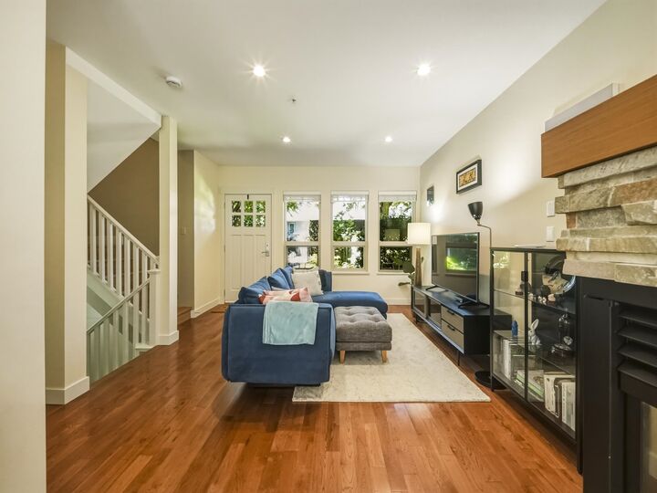 Property Photo:  2990 Chesterfield Avenue  BC V7N 3M6 