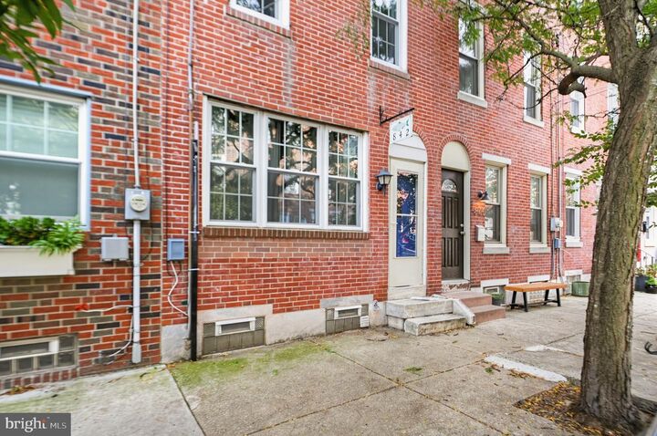 Property Photo:  842 Almond Street  PA 19125 