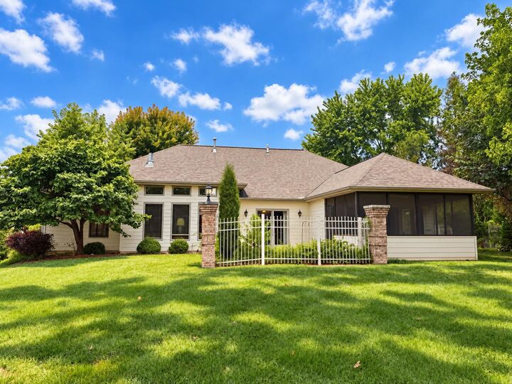 Property Photo: 5407 Thornbrook Pky MO 65203