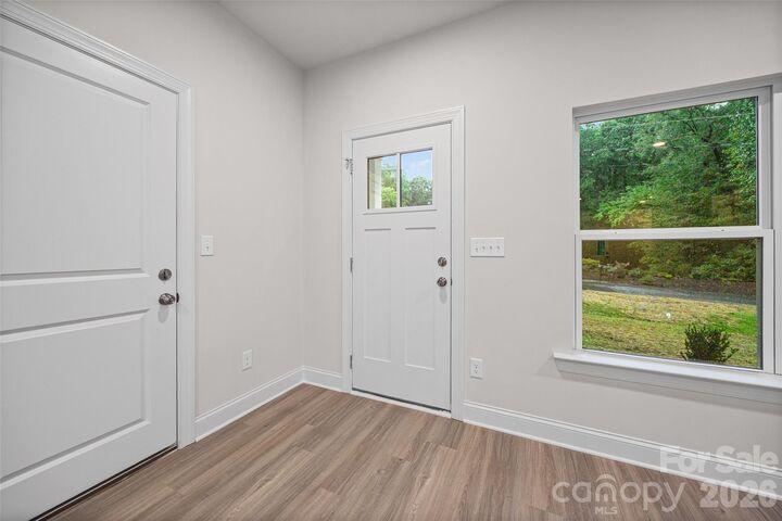 Property Photo:  608 W Lewis Street  NC 28034 