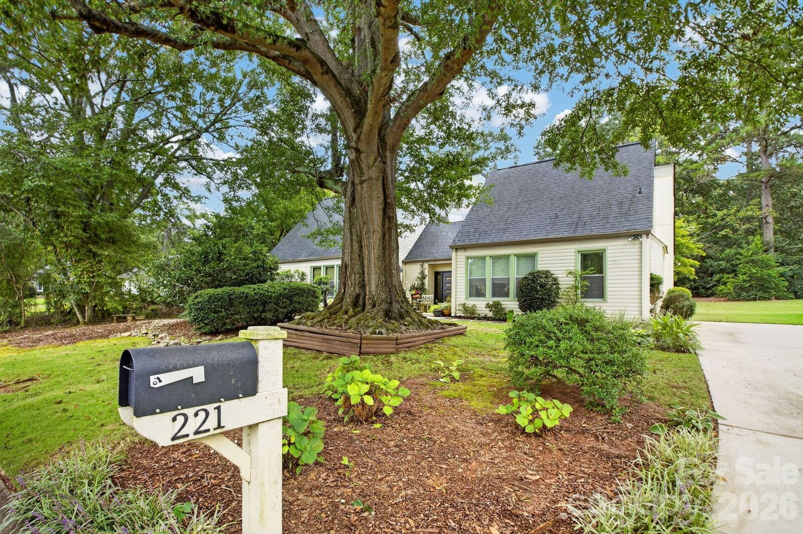 Property Photo:  221 Saratoga Drive  SC 29650 