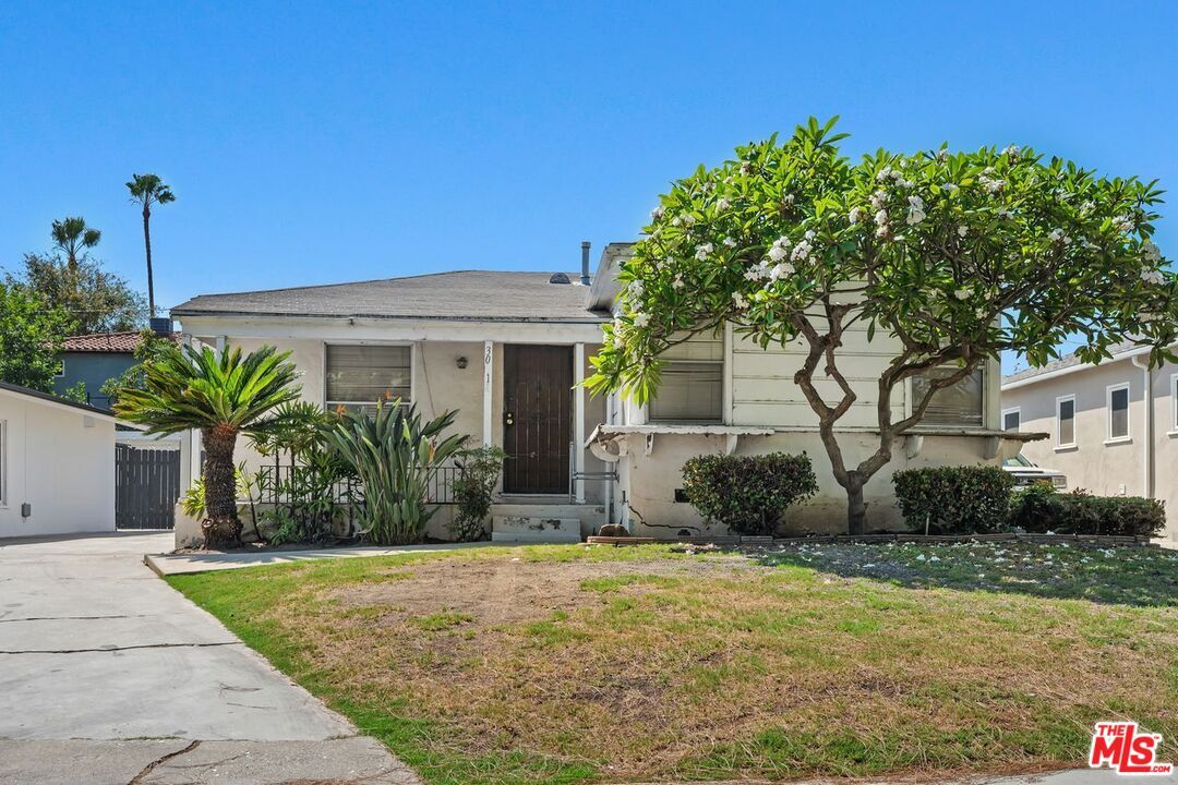 Property Photo: 3011 Sentney Ave CA 90232