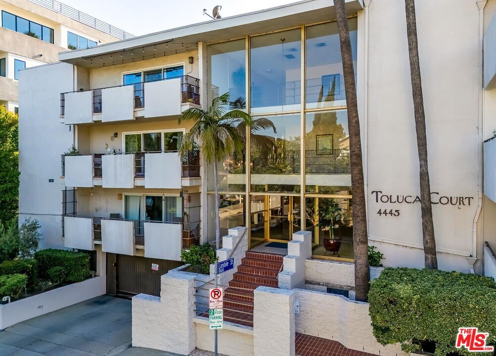 Property Photo: 4445 Cartwright Ave, Unit 310 CA 91602