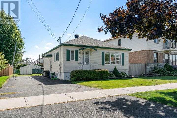 Property Photo:  905 Third Street East  ON K6H 2E8 