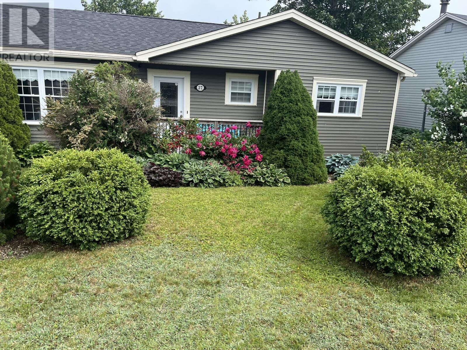 Property Photo:  37 Gleneyre Street  NL A1A 2M8 