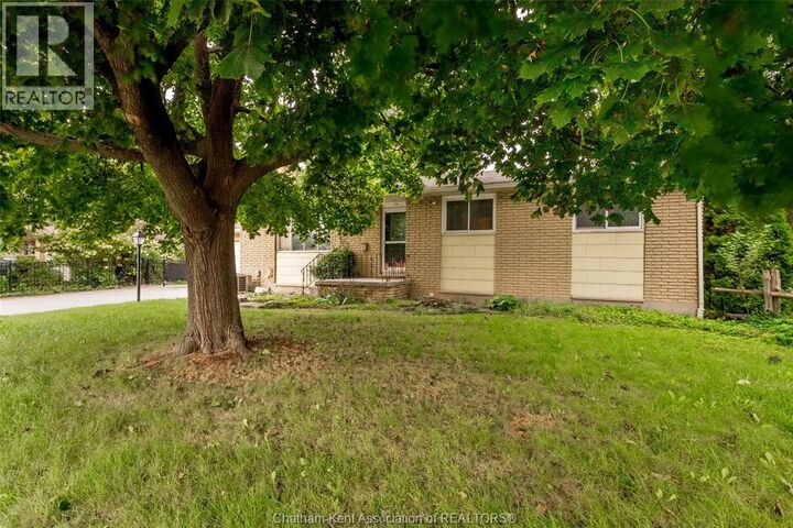 Property Photo:  591 King Street West  ON N7M 1H7 