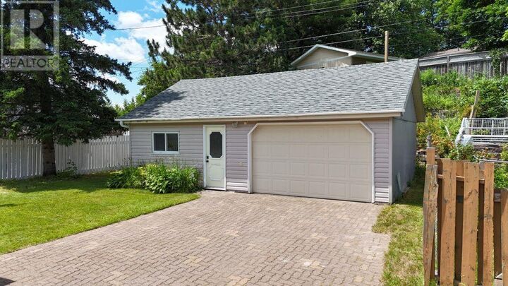 Property Photo:  66 Dieppe Ave  ON P5A 1H3 