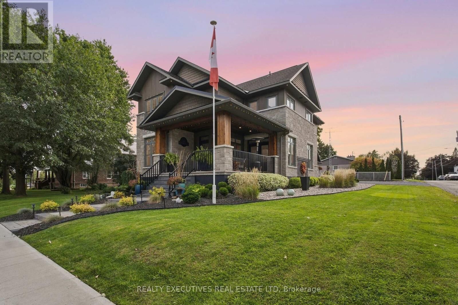 Property Photo:  534 St Lawrence Street  ON K0C 2K0 