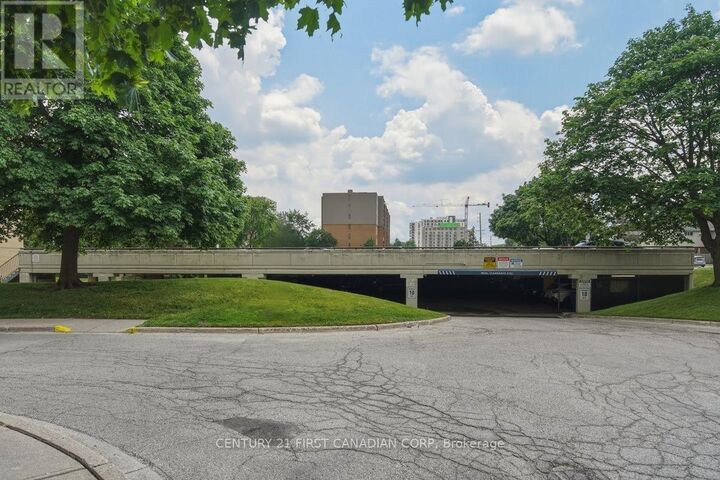 Photo de la propriété:  931 Wonderland Road South 804  ON N6K 2X6 