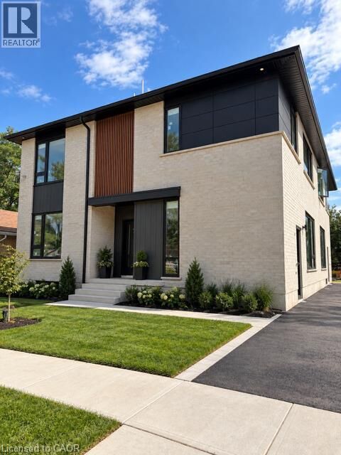 Property Photo:  95 Franklin Street North 2  ON N2A 1Y1 