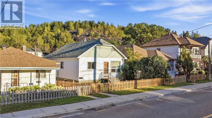 Property Photo:  380 Melvin Avenue  ON P3C 4X3 