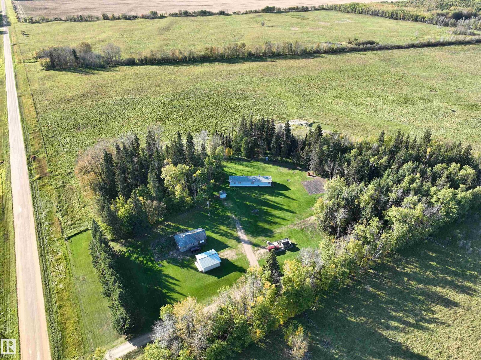 Property Photo:  242082A Twp Rd 631  AB T0G 1Z0 
