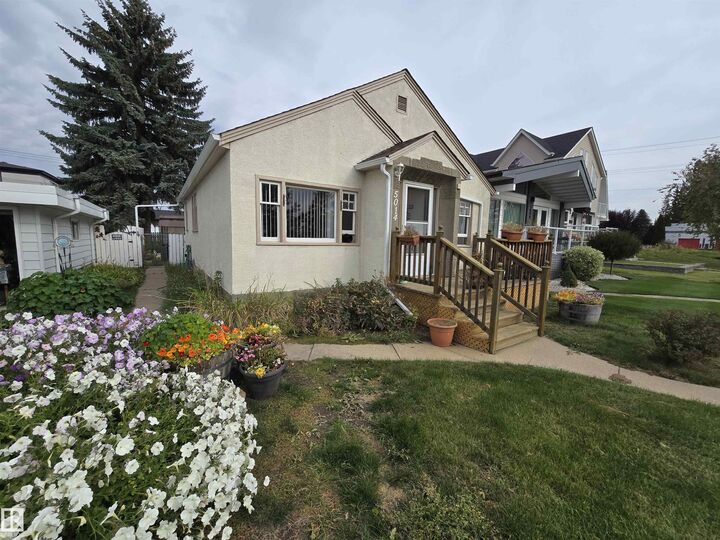 Property Photo:  5014 Ada Boulevard NW  AB T5W 4N2 