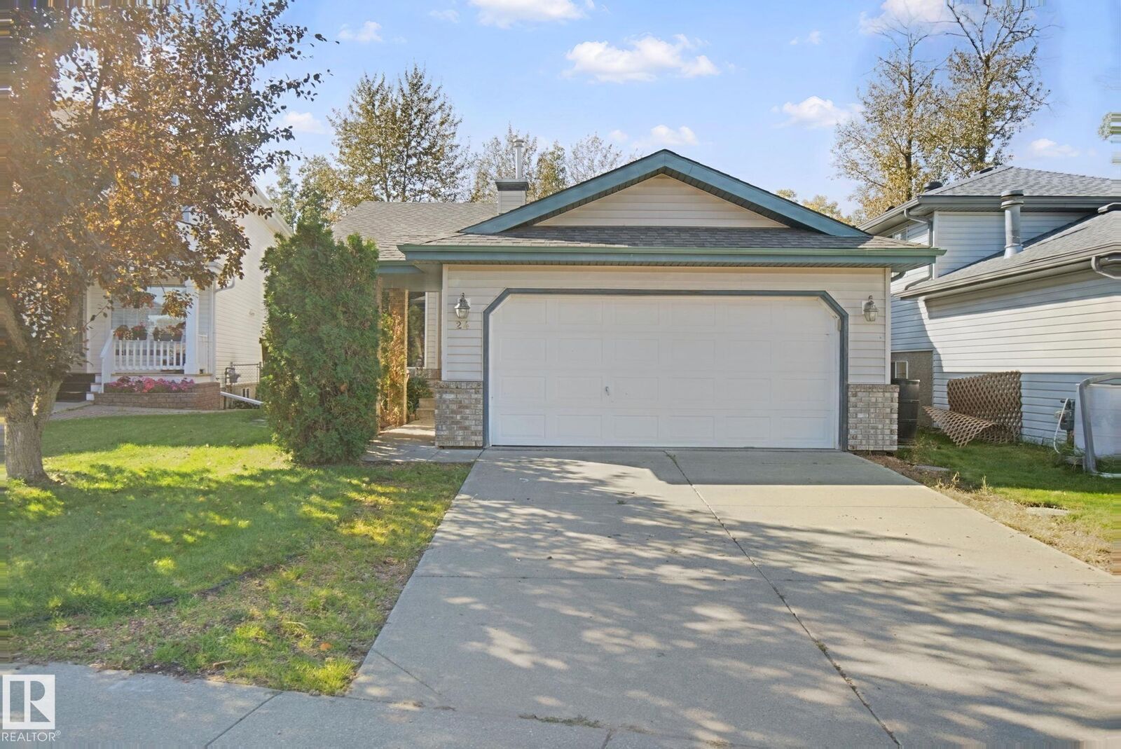 Property Photo:  24 La Costa Fairway Close  AB T7Z 2A5 