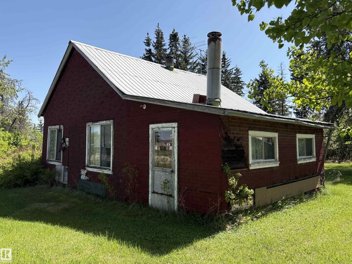 Property Photo:  11403 Twp Rd 640  AB T0A 2K0 