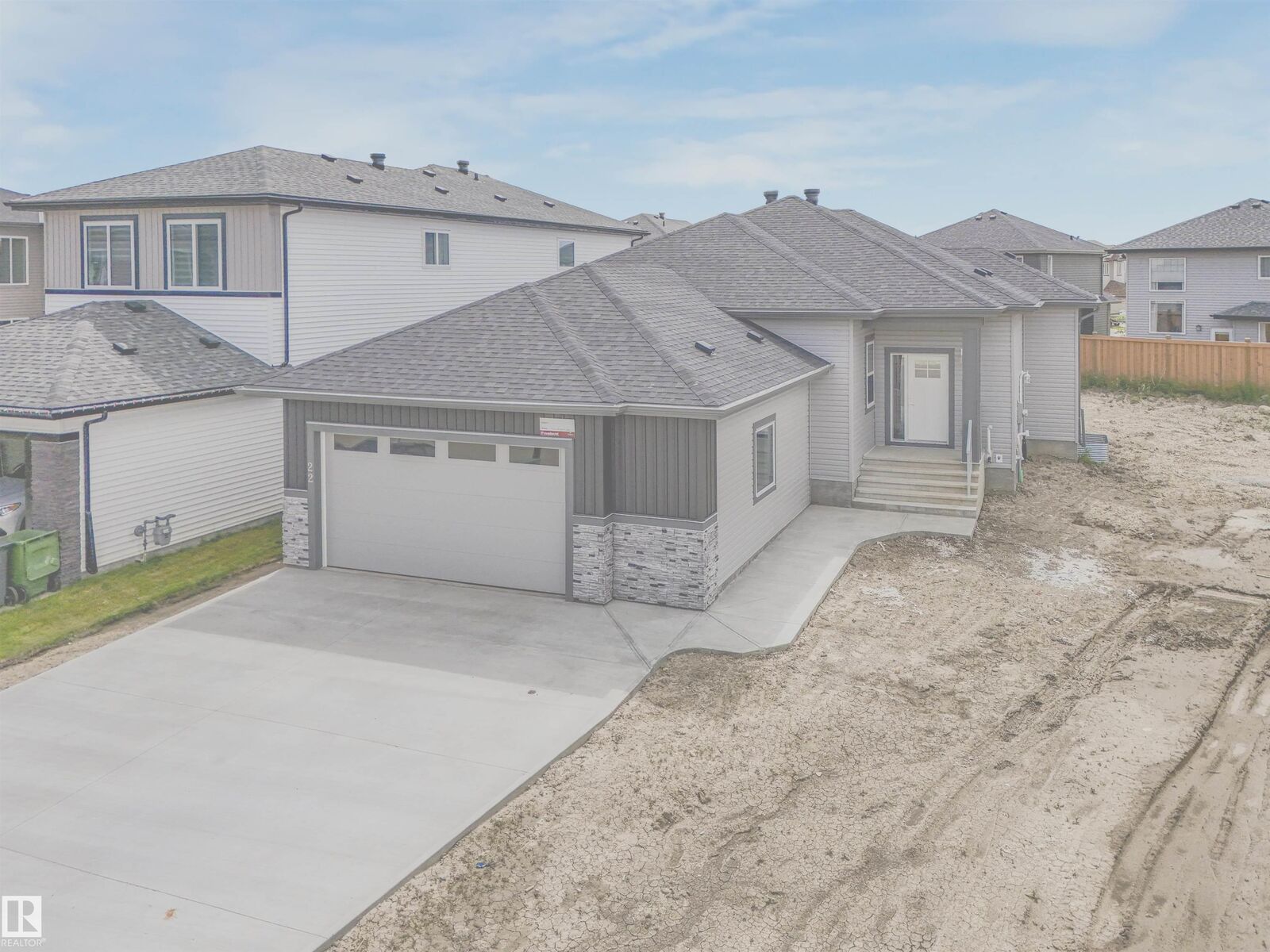 Property Photo:  22 Dalquist Bay  AB T9E 1N7 
