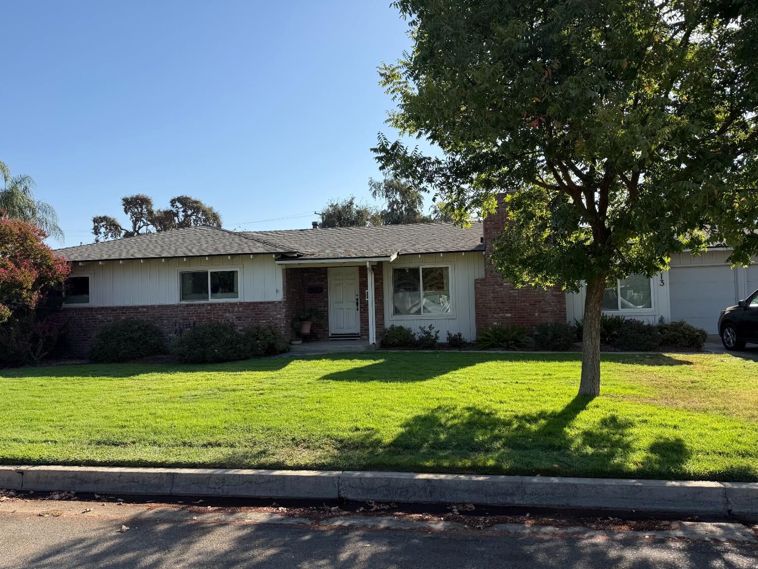 Property Photo:  213 Hilton Street  CA 93637 