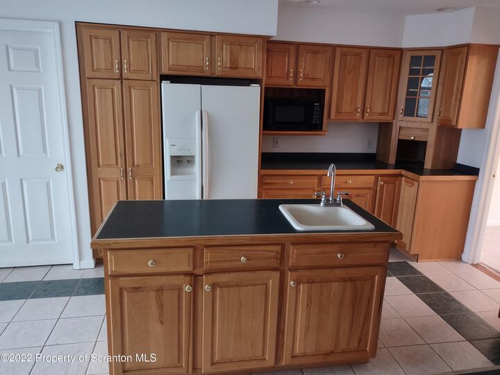 Property Photo:  1014 Fairfield Circle  PA 18411 