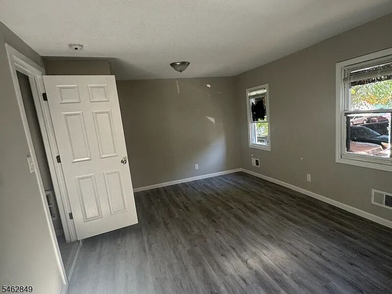 Property Photo:  455 Henry St 1R  NJ 07201 