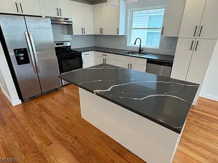 Property Photo:  753 Seaport Dr 2  NJ 07201 