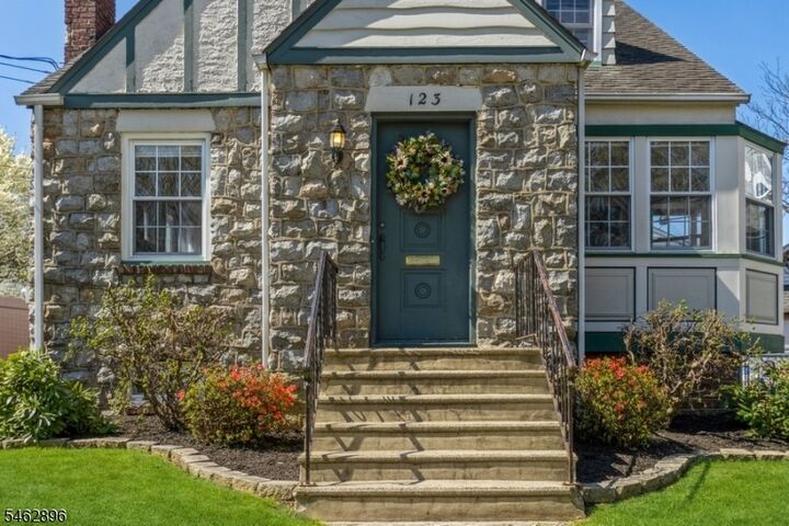 Property Photo:  123 New St  NJ 07016 
