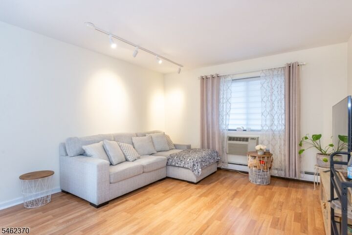 Property Photo: 245 Anderson St 1A NJ 07601