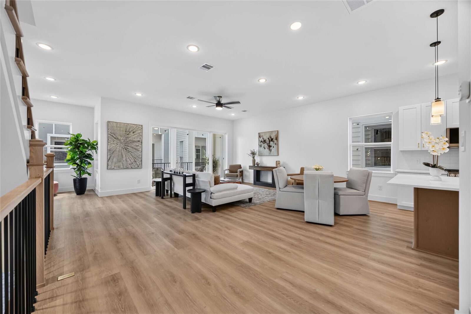 Property Photo: 322 Walthall Drive TX 77022