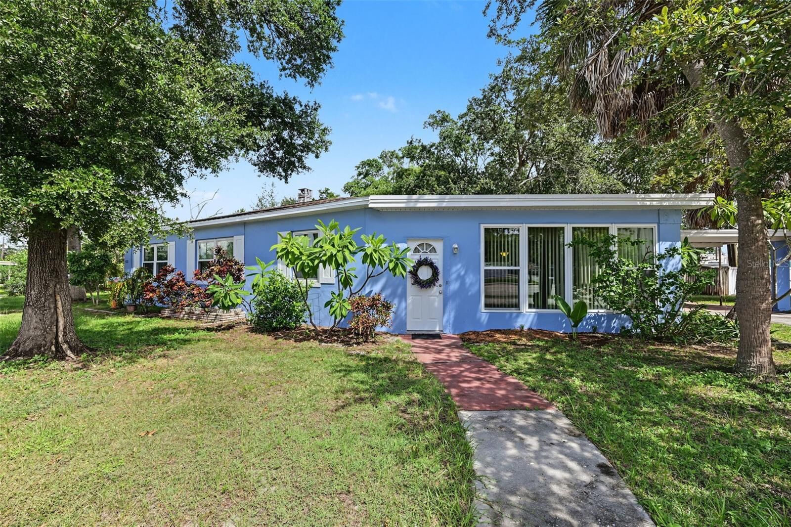 Property Photo:  4139 1st Street NE  FL 33703 