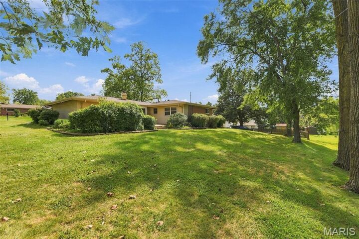 Property Photo: 1 Barbary Lane MO 63146