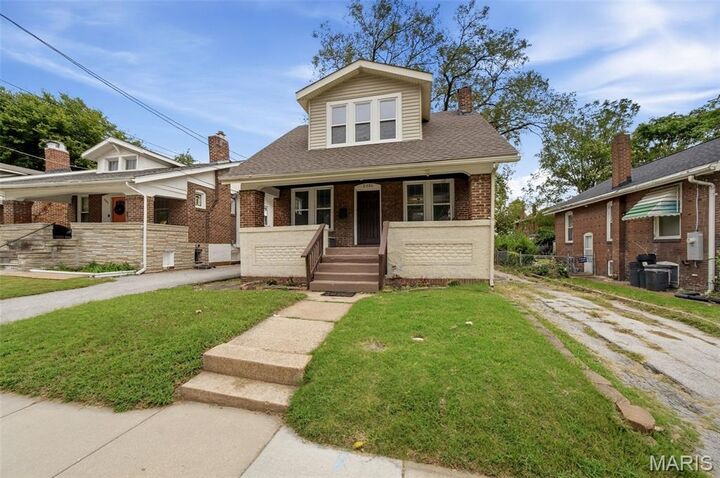 Property Photo: 2256 Yale Avenue MO 63143