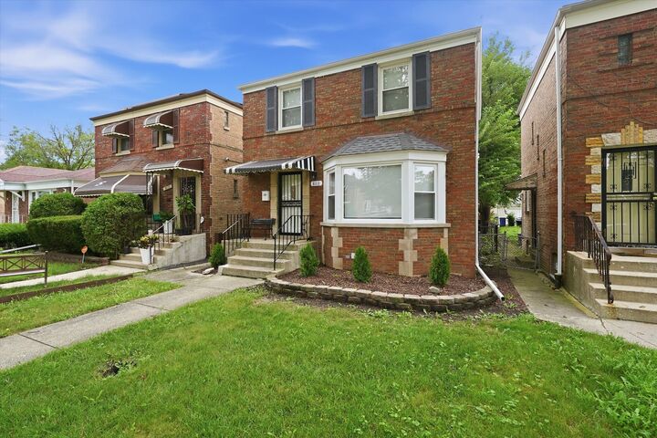 Property Photo:  8113 S Campbell Avenue  IL 60652 