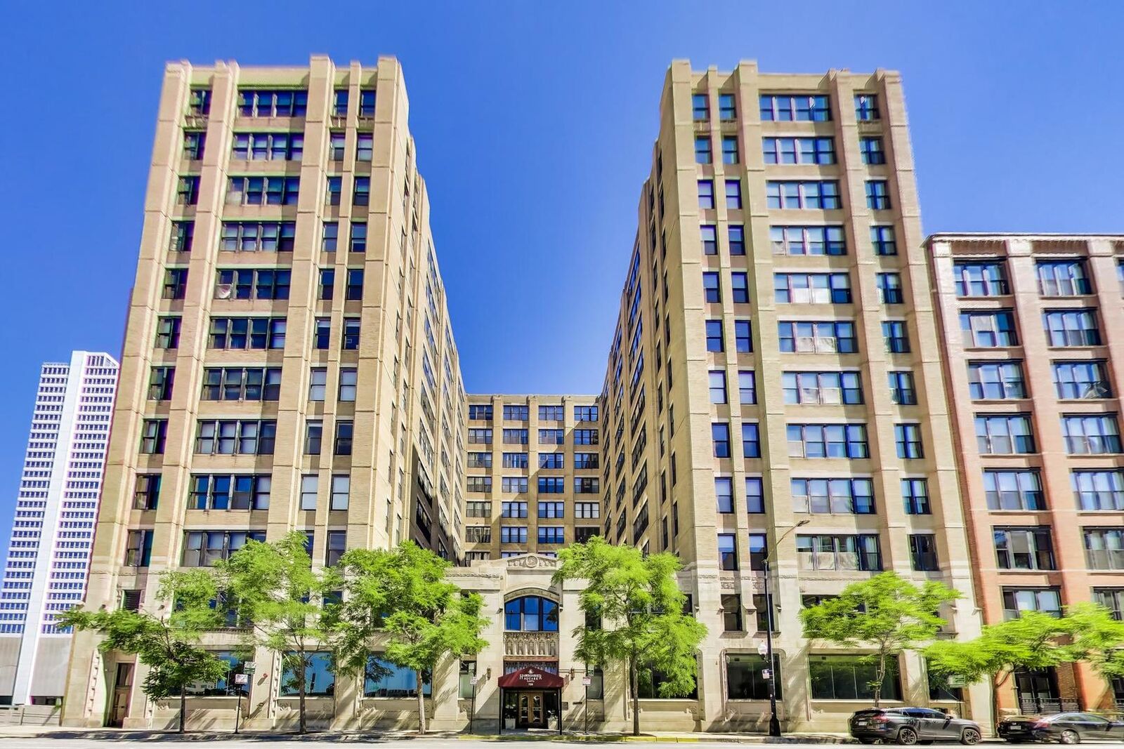 Property Photo: 728 W Jackson Boulevard 724 IL 60661