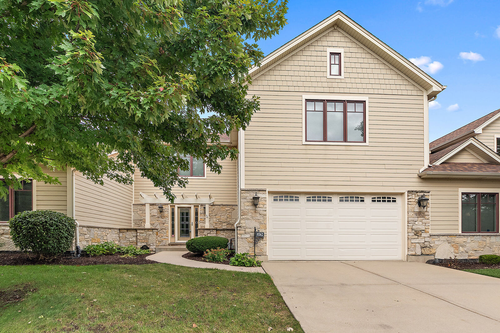 Property Photo: 9362 Arrowhead Circle IL 60423