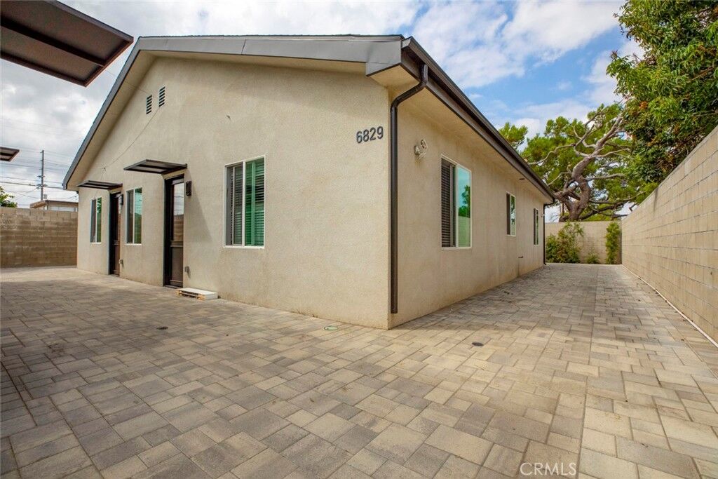 Property Photo: 6829 Bellaire Avenue CA 91605