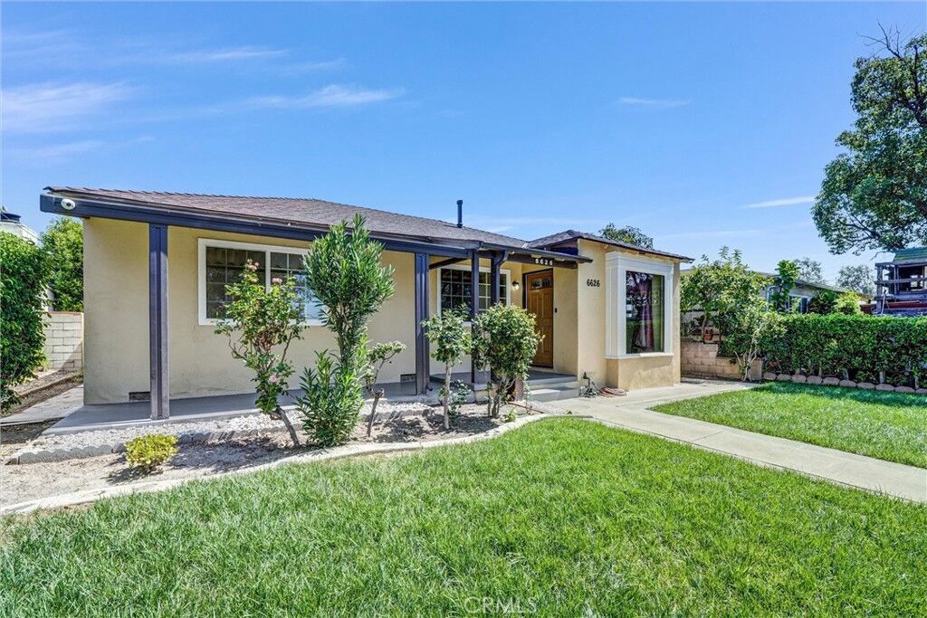 Property Photo:  6626 Riverton Avenue  CA 91606 