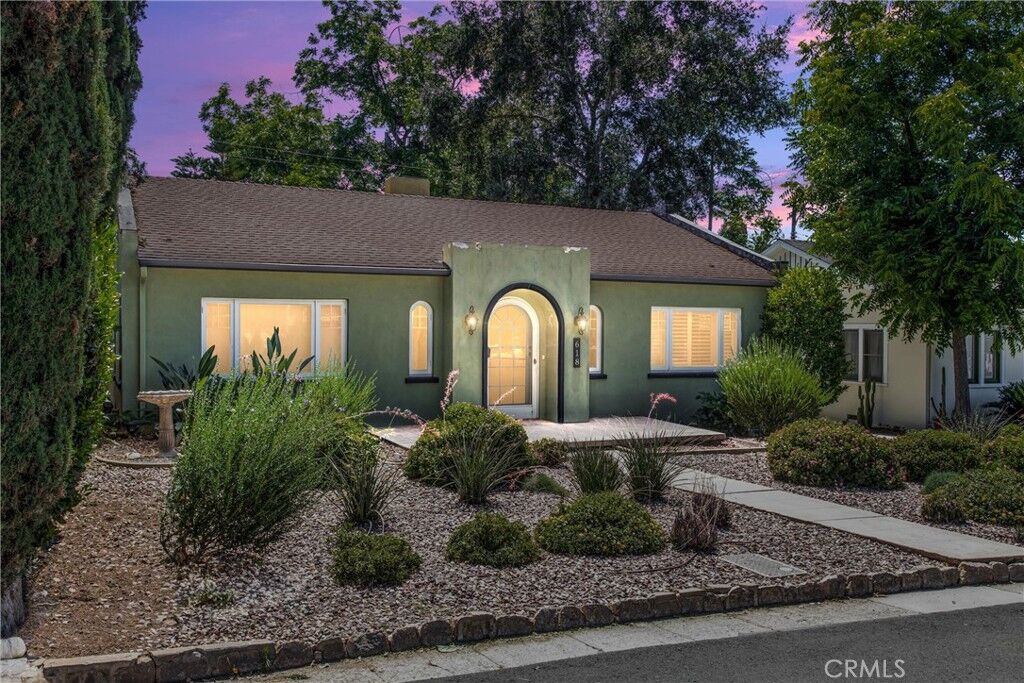 Property Photo: 618 Cypress Circle CA 92373