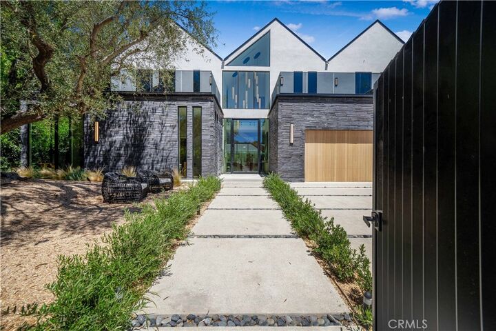 Property Photo: 4362 Firmament Avenue CA 91403