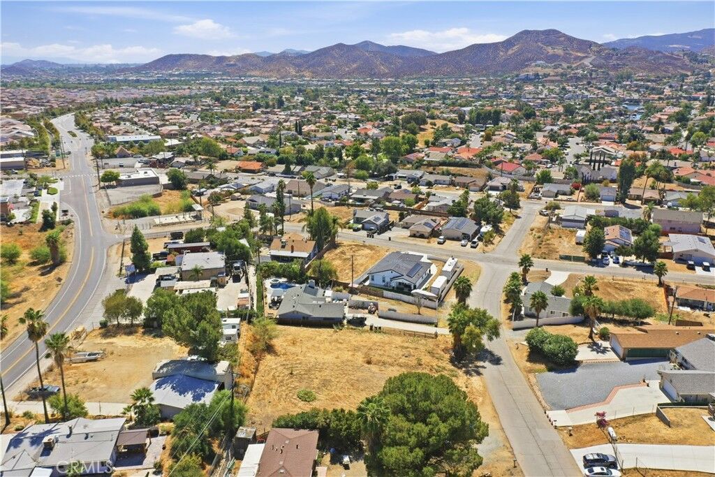 Property Photo:  175 Platino Dr  CA 92586 