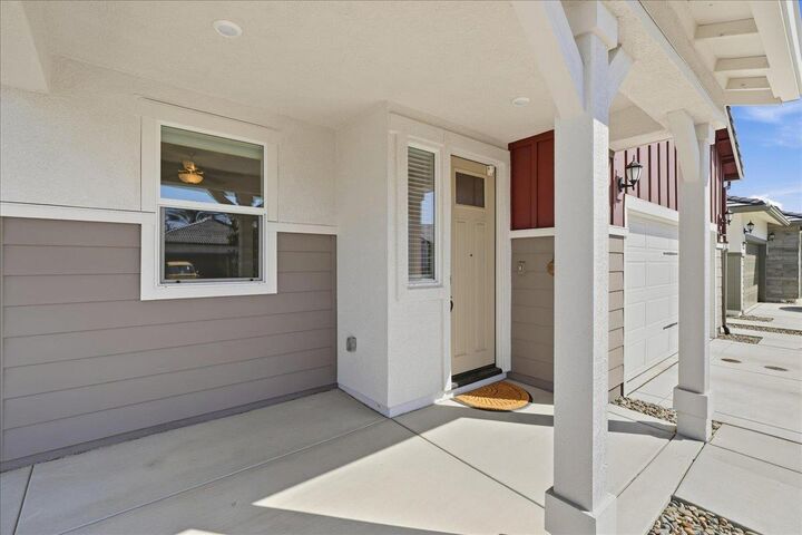 Property Photo:  889 Lucent Street  CA 95762 