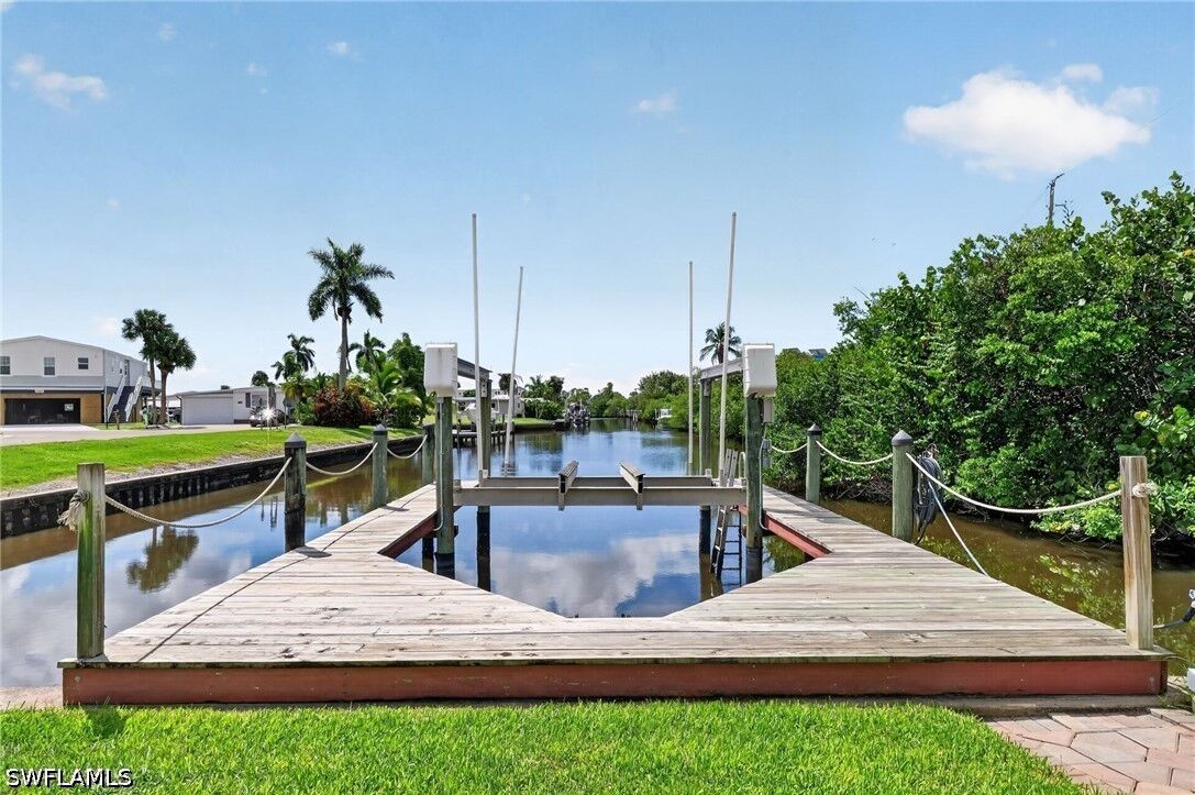 Property Photo: 17520 Azalea Lane FL 33931