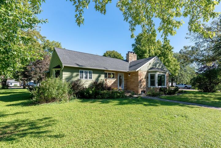 Property Photo: 31 Lake Avenue E MN 56068