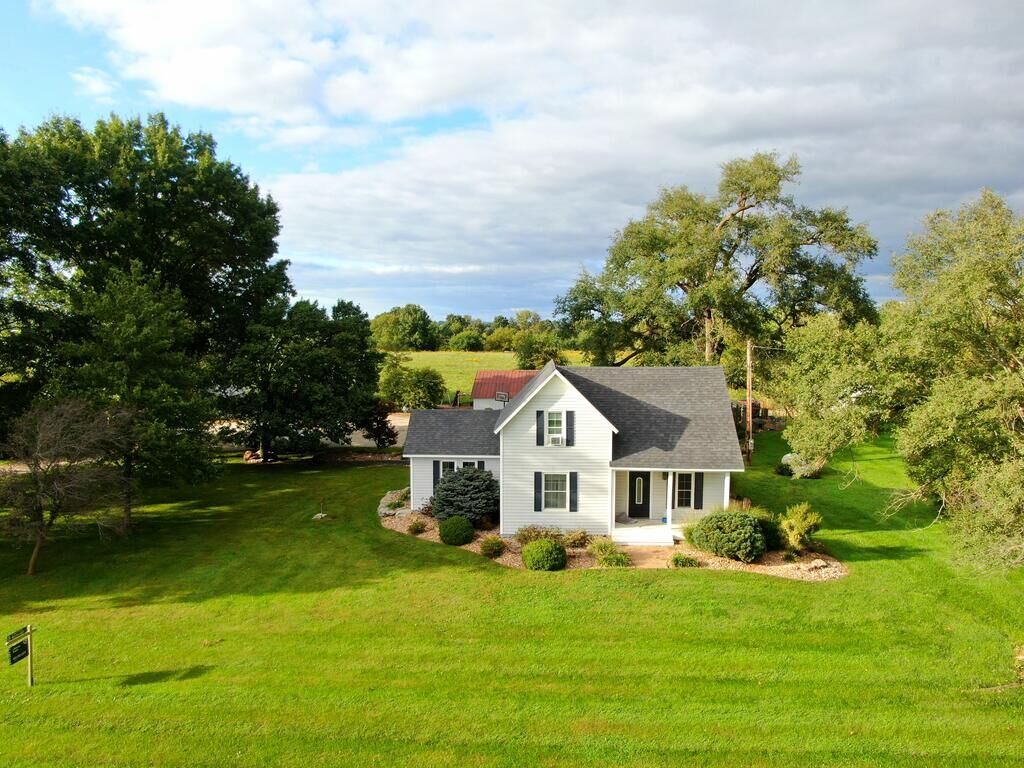 Property Photo: 29190 Highway 11 MO 63501