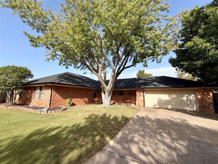 Property Photo:  2706 Timber Court  OK 73018 
