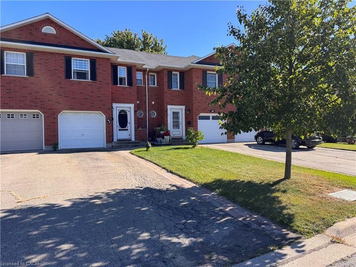 Property Photo:  42 Swayze Court  ON L0R 2A0 