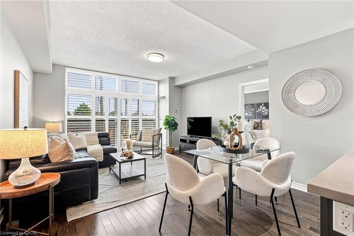 Property Photo:  427 Aberdeen Avenue 105  ON L8P 2S4 