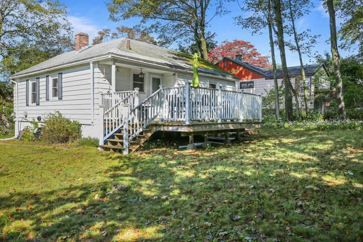 Property Photo:  4 Pomona Rd  MA 01602 