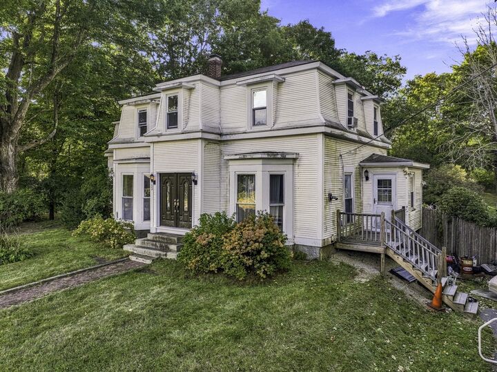 Property Photo:  52 Central St  MA 01529 